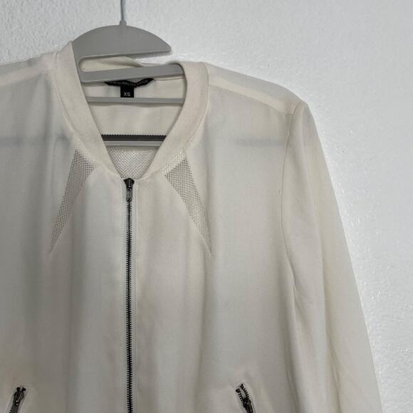 View by Walter Baker Womens Jacket Size XS White Long Sleeve Full Front Zip - Picture 8 of 16
